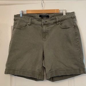 Liverpool Kaiden Cuffed Colored Denim Shorts